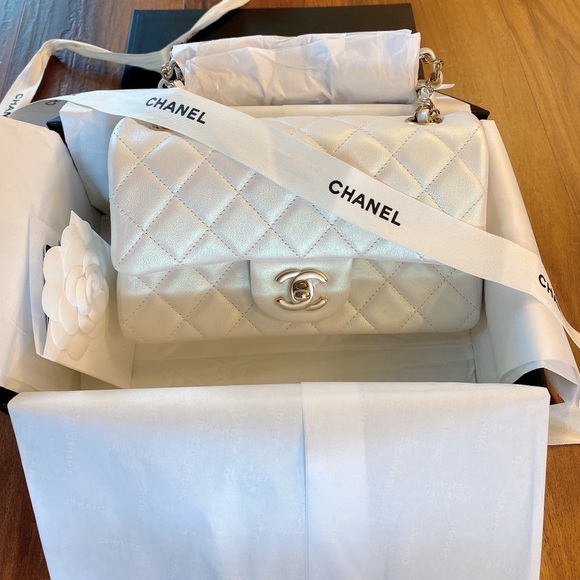 💗SOLD💗 Chanel 21S Iridescent Ivory Mini Calfskin - Picture 5 of 5